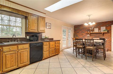 107 Edgeview Rd, High Point, NC 27260 photo 12