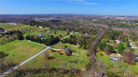 4302 Gelding Ct, High Point, NC 27265 photo 4