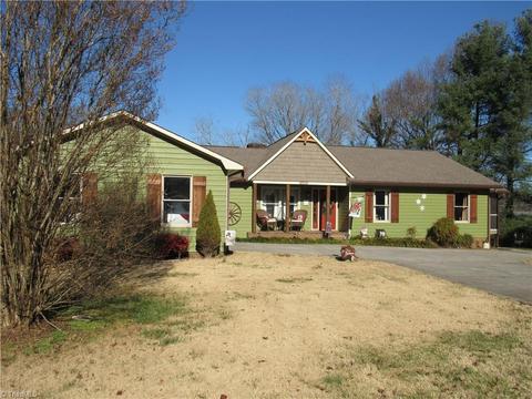 4680 Duffer Ct, Pfafftown, NC 27040 photo 3
