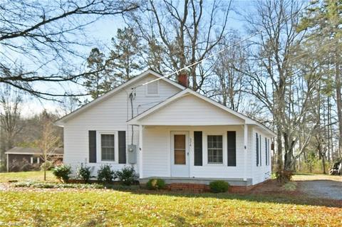 376 Johnson Rd, High Point, NC 27265 photo 1