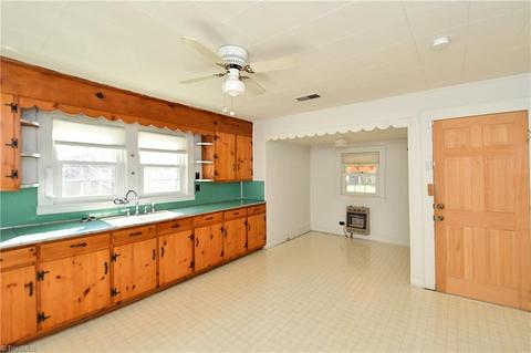 376 Johnson Rd, High Point, NC 27265 photo 6