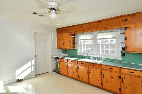 376 Johnson Rd, High Point, NC 27265 photo 9
