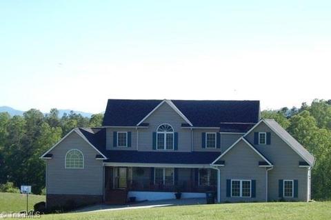 405 Hawks Nest Trl, Purlear, NC 28665 photo 1