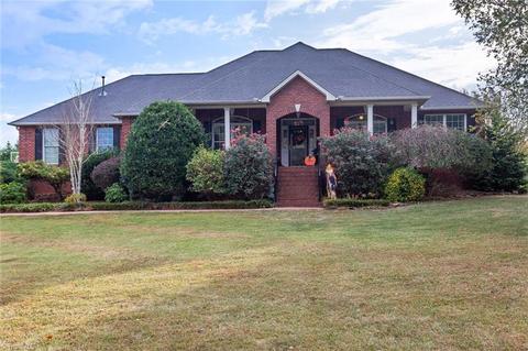 3858 Canter Dr, Trinity, NC 27370 photo 1