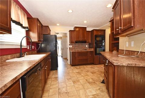 540 Phillips Rd, Lexington, NC 27295 photo 5
