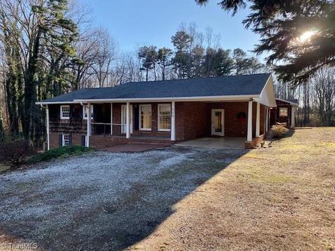 109 Johnson Rd, Mount Airy, NC 27030 photo 2