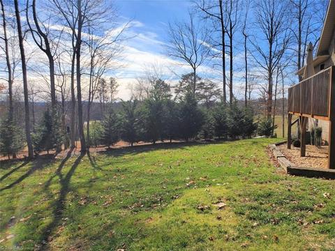 235 Franklin Ct, Purlear, NC 28665 photo 4
