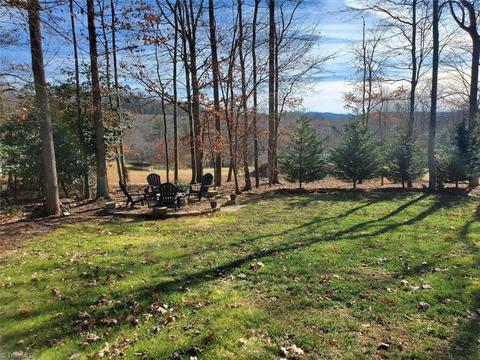 235 Franklin Ct, Purlear, NC 28665 photo 5