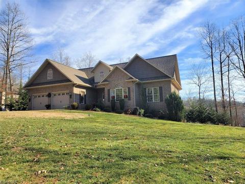 235 Franklin Ct, Purlear, NC 28665 photo 1