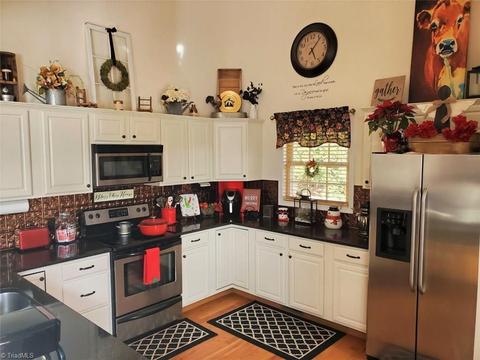 235 Franklin Ct, Purlear, NC 28665 photo 13