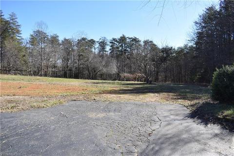 3038 Ymca Camp Rd, King, NC 27021 photo 5