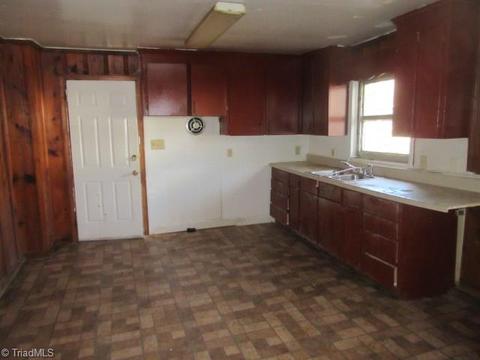 2004 E Russell Ave, High Point, NC 27260 photo 3