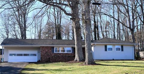 310 Spring St, King, NC 27021 photo 3