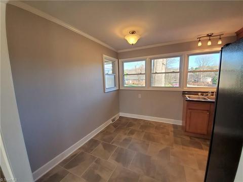 310 Spring St, King, NC 27021 photo 10
