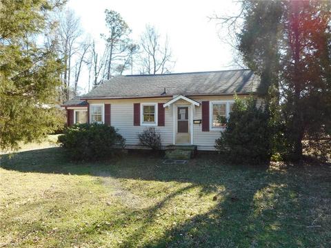 2309 Edgewood Dr, High Point, NC 27262 photo 1
