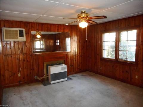 2309 Edgewood Dr, High Point, NC 27262 photo 3