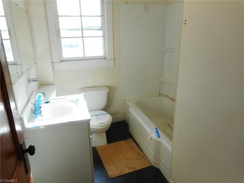 2309 Edgewood Dr, High Point, NC 27262 photo 5
