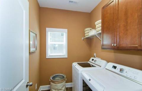 2698 Splitbrooke Dr, High Point, NC 27265 photo 23