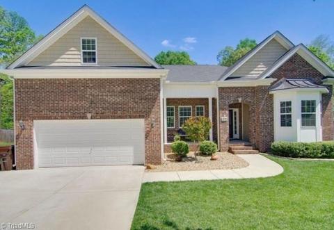 2698 Splitbrooke Dr, High Point, NC 27265 photo 1