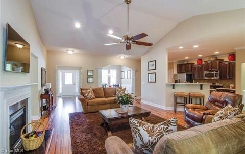 2698 Splitbrooke Dr, High Point, NC 27265 photo 4