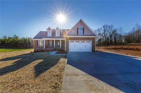 2247 Iris Dr, Haw River, NC 27258 photo 1