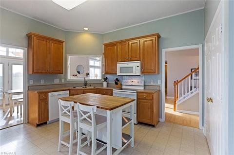3708 Shadow Ridge Dr, High Point, NC 27265 photo 14