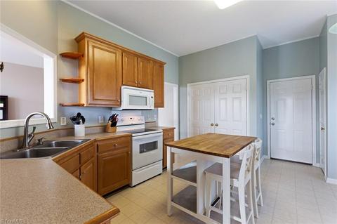 3708 Shadow Ridge Dr, High Point, NC 27265 photo 13