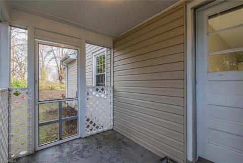 416 Rockspring Rd, High Point, NC 27262 photo 8