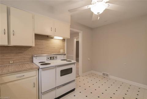 416 Rockspring Rd, High Point, NC 27262 photo 13