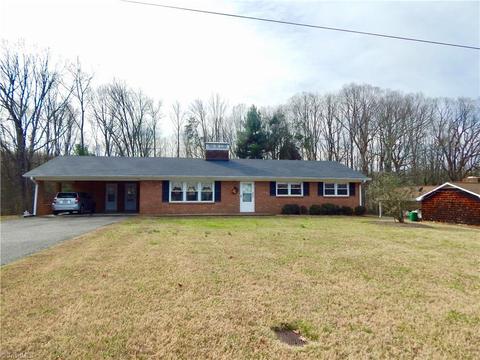 232 Greystone Dr, King, NC 27021 photo 2