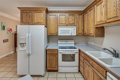 3202 Pinehurst Dr, Randleman, NC 27317 photo 6