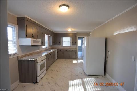 188 Old Forge Rd, Pilot Mountain, NC 27041 photo 2