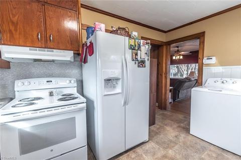 136 Maple Dr, Mount Airy, NC 27030 photo 12