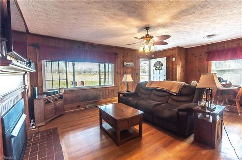 136 Maple Dr, Mount Airy, NC 27030 photo 10