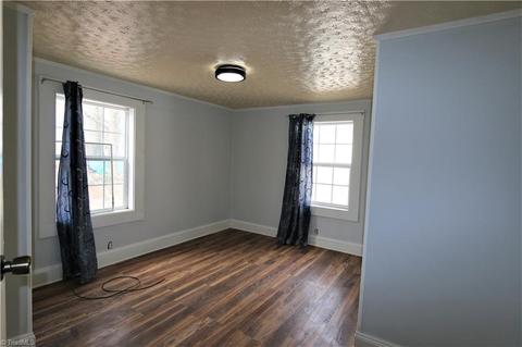 302 Windley St, High Point, NC 27260 photo 5