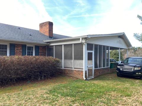 715 Sunset Dr, Pilot Mountain, NC 27041 photo 6