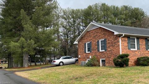 715 Sunset Dr, Pilot Mountain, NC 27041 photo 8