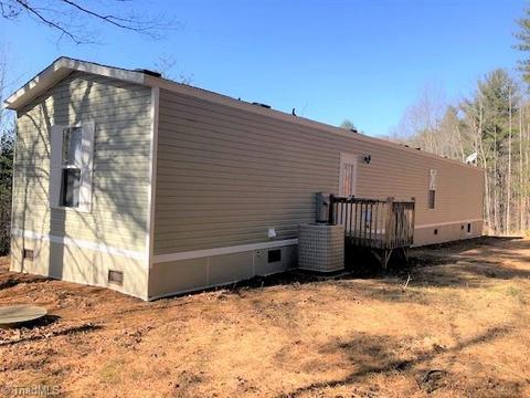 169 Lonesome Pine Rd, Purlear, NC 28665 photo 15