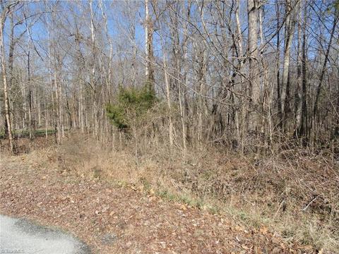 7 Paddock Ln, Thomasville, NC 27360 photo 2