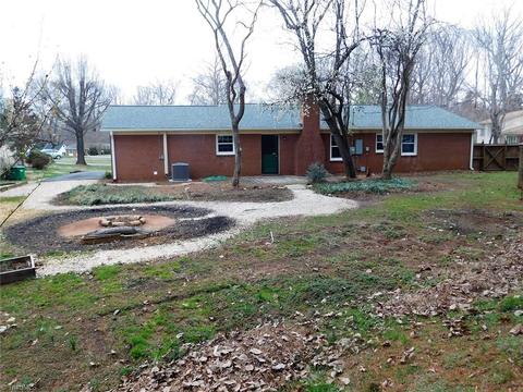 126 Cascade Ct, King, NC 27021 photo 3