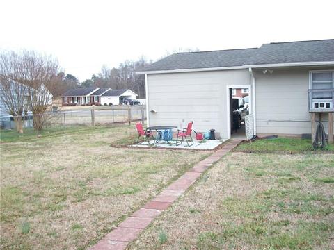 706 Summit Rd, Eden, NC 27288 photo 2