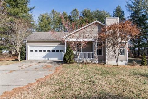 541 E Jackson Road Ext, Mount Airy, NC 27030 photo 2