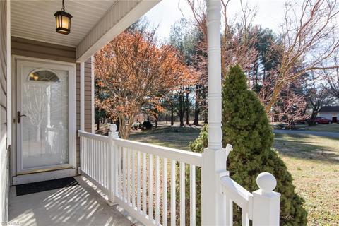 541 E Jackson Road Ext, Mount Airy, NC 27030 photo 3