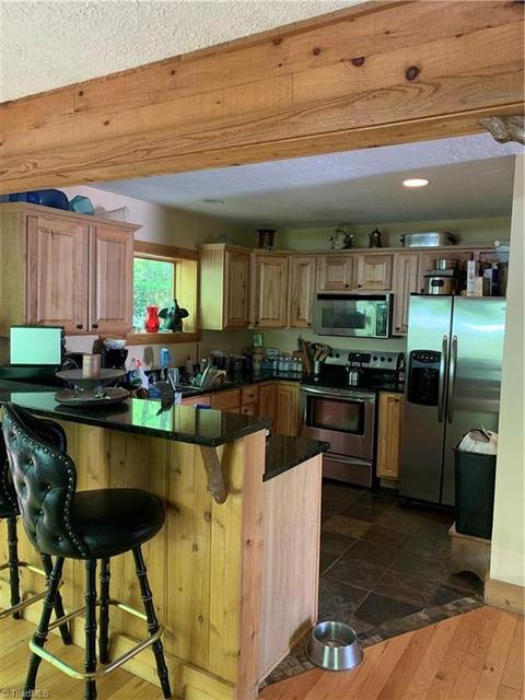 102 Lakeledge Rd, Beech Mountain, NC 28604 photo 3