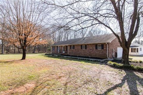 505 Backwoods Ln, Colfax, NC 27235 photo 1