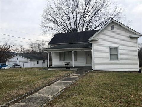 1302 E Pine St, Mount Airy, NC 27030 photo 1