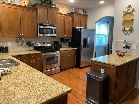 4620 Meadowside Ter, High Point, NC 27265 photo 8