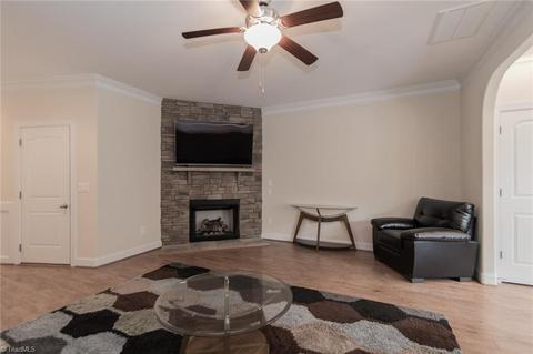 690 Nikyle Cir, High Point, NC 27265 photo 11