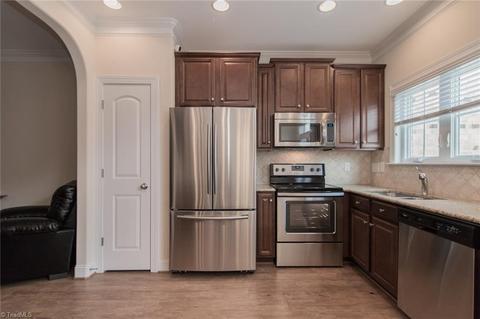690 Nikyle Cir, High Point, NC 27265 photo 14