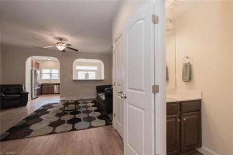 690 Nikyle Cir, High Point, NC 27265 photo 10